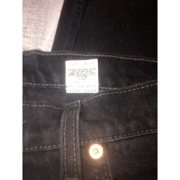 Vintage Levi’s 550 Black Relaxed Fit Denim Jeans Pants Made in Canada Size 36x34 - Picture 9 of 11